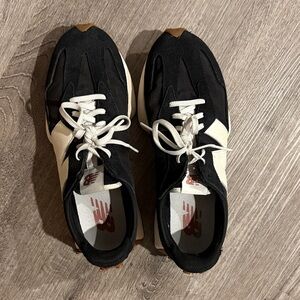 New Balance Women’s 327 Sneaker